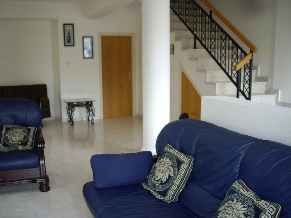 Frangipani Villa Пафос Экстерьер фото