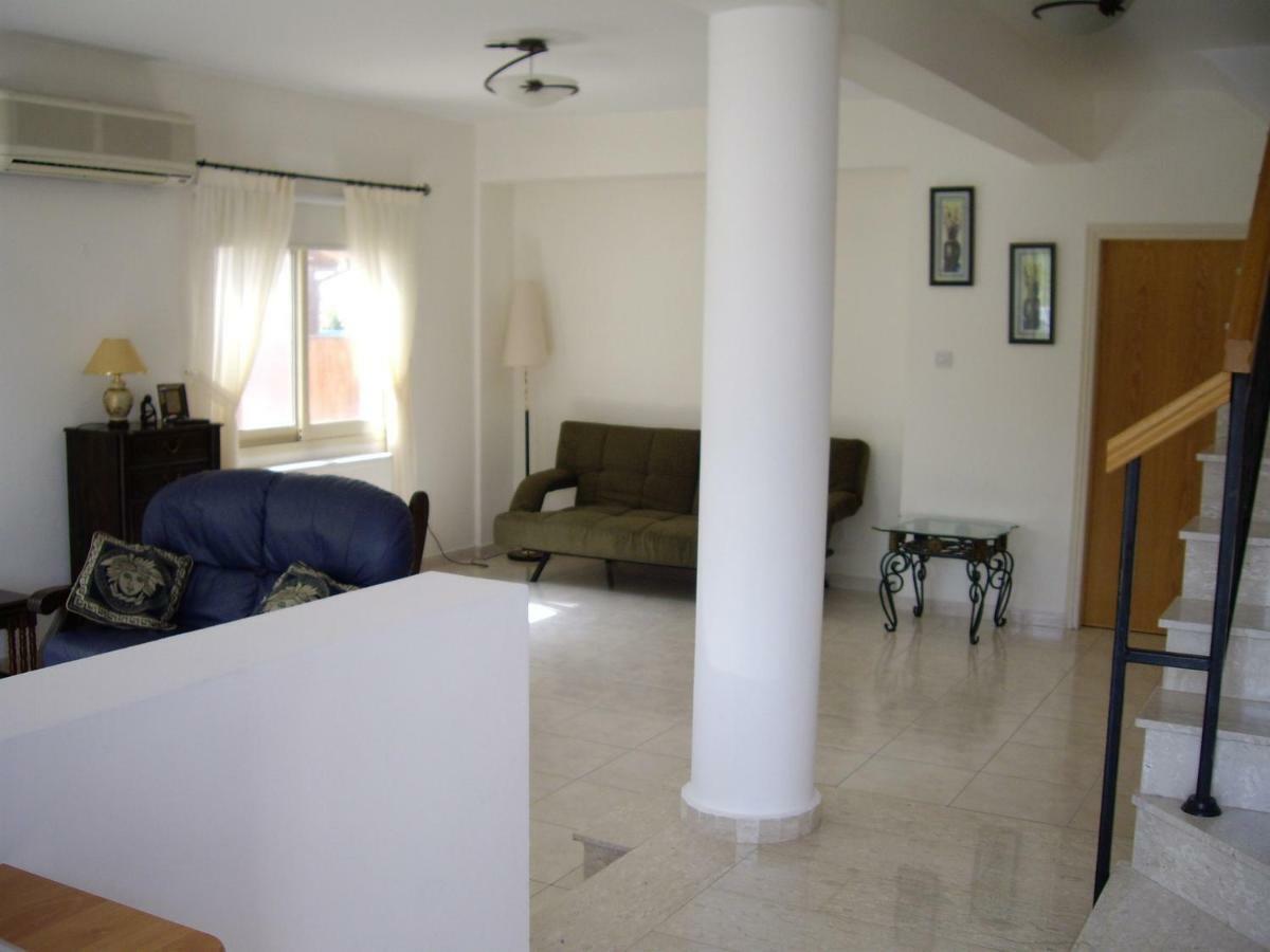 Frangipani Villa Пафос Экстерьер фото